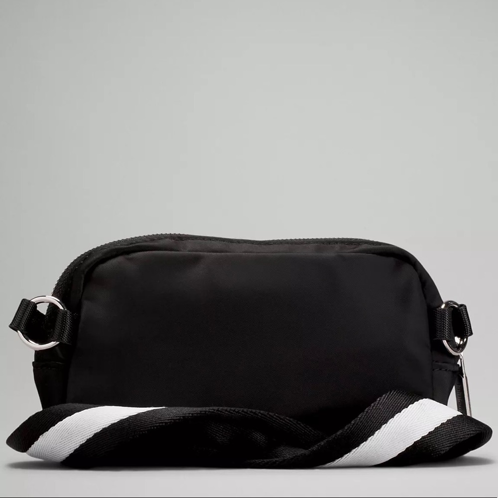 Everywhere Crossbody Bag - Brand New - Picture 5 of 8